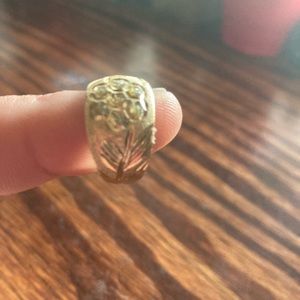Gold ring